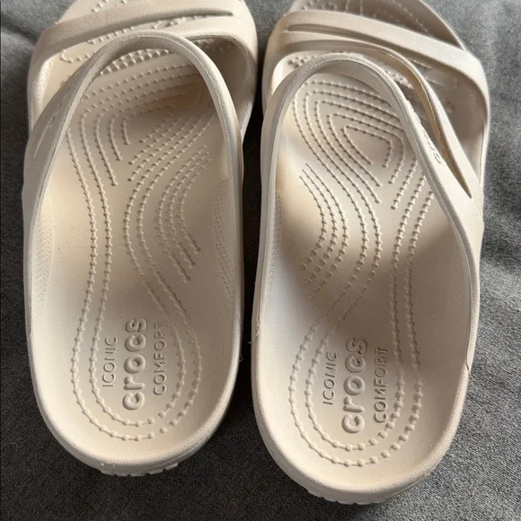 CROCS Women's Sandal Slide in Light Taupe - Picture 2 of 6